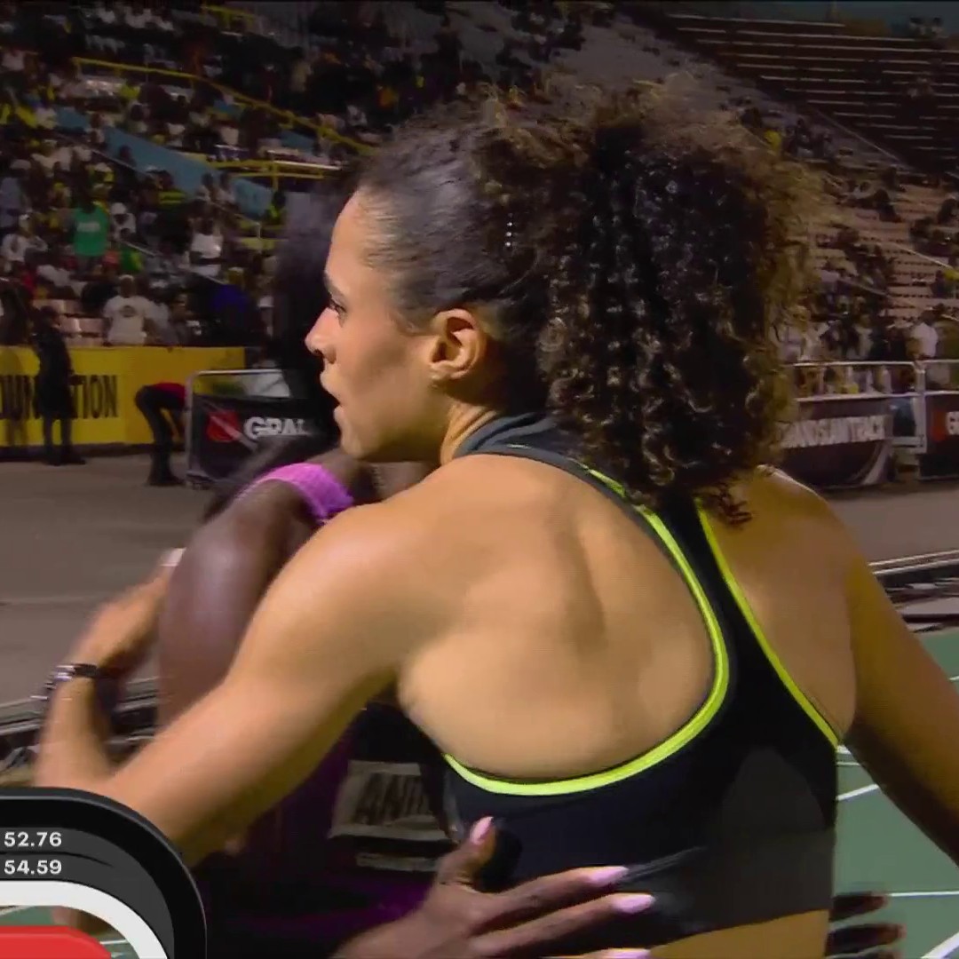 🇺🇸Sydney McLaughlin-Levrone making more 400mH history with the fastest women's time EVER run in April (52.76)! 🐐 📺: Peacock