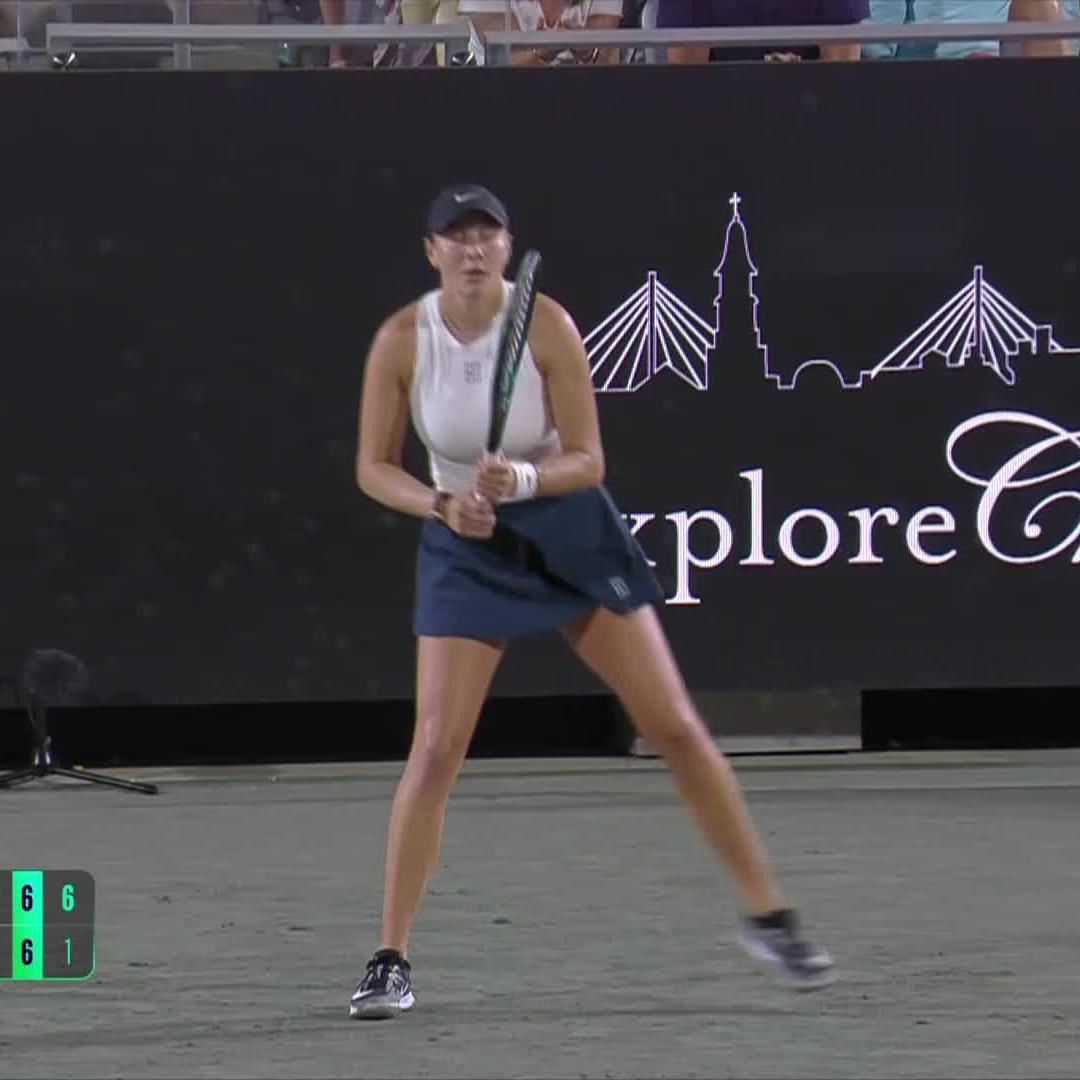 What a performance 🗣️ A knocks out Navarro after an entertaining match 7-5, 7-6(1) #CharlestonOpen