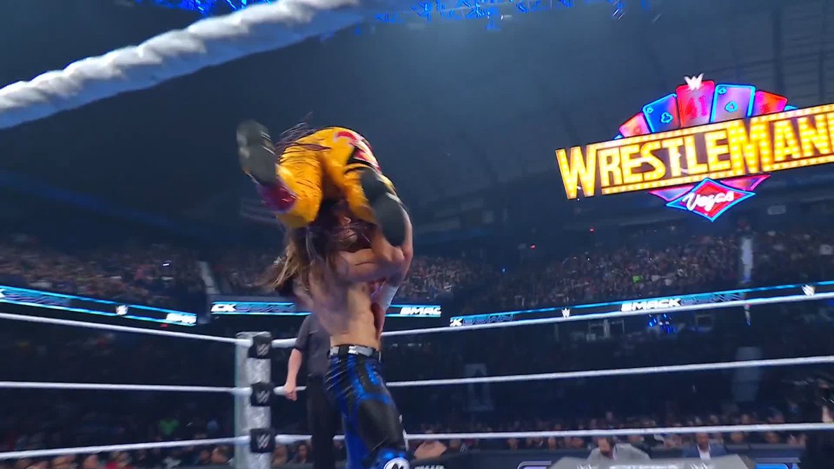 How is this not Rey Fenix’s finisher? #SmackDown