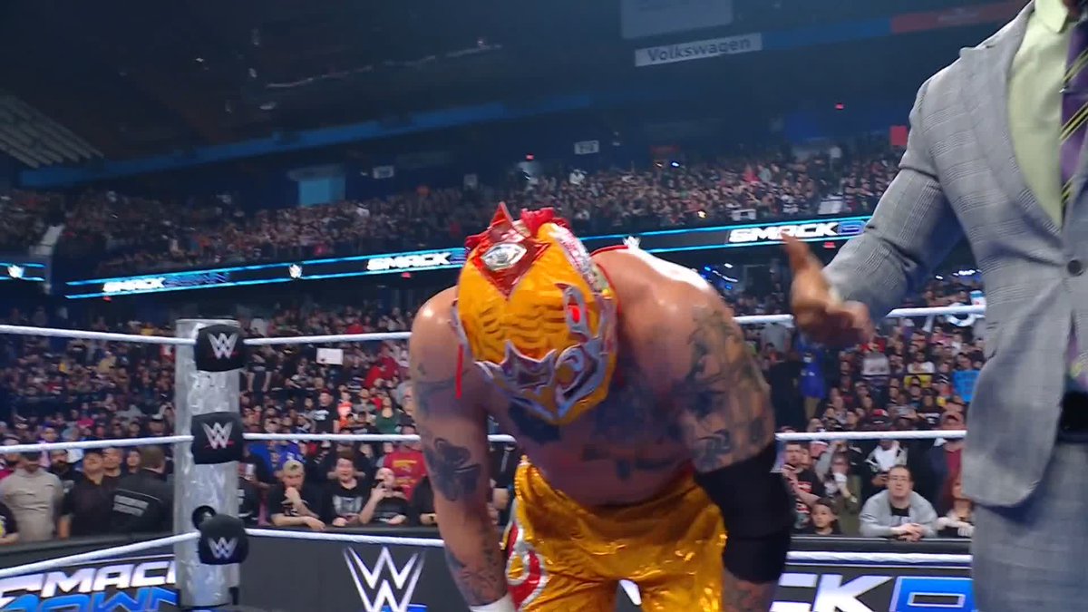Tonight meant EVERYTHING to REY FENIX WWE! 👏💪 #SmackDown