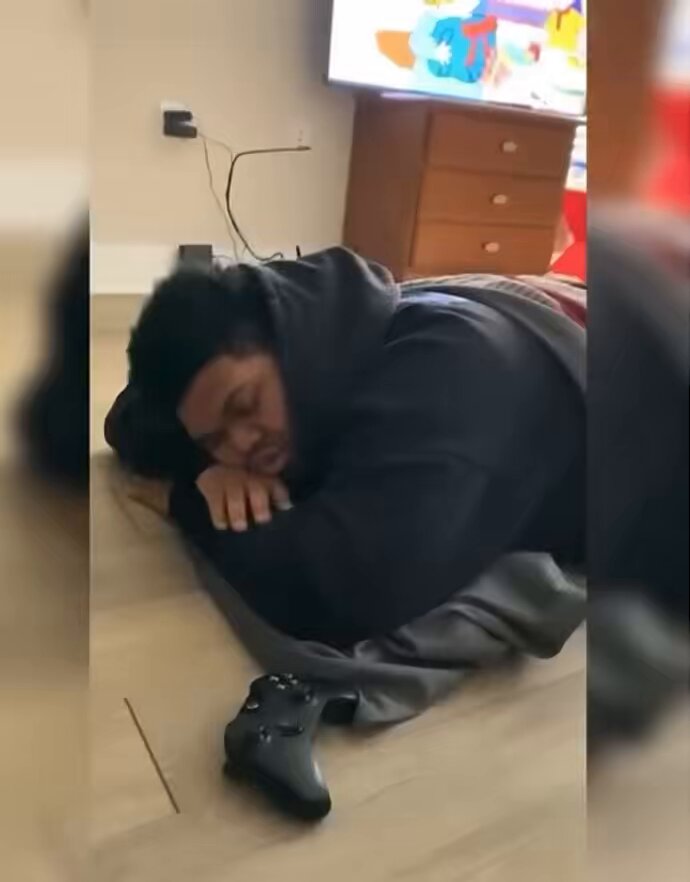 Druski made a skit about how it was Waking up after sleeping over in your friend’s house 😭😭😭