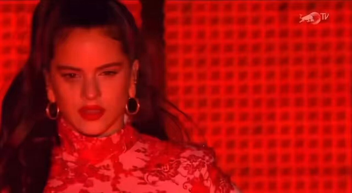 rosalía — 'de aquí no sales' cap.4.