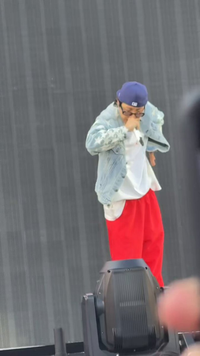 what hoseok did at “smash on the street” was diabolical