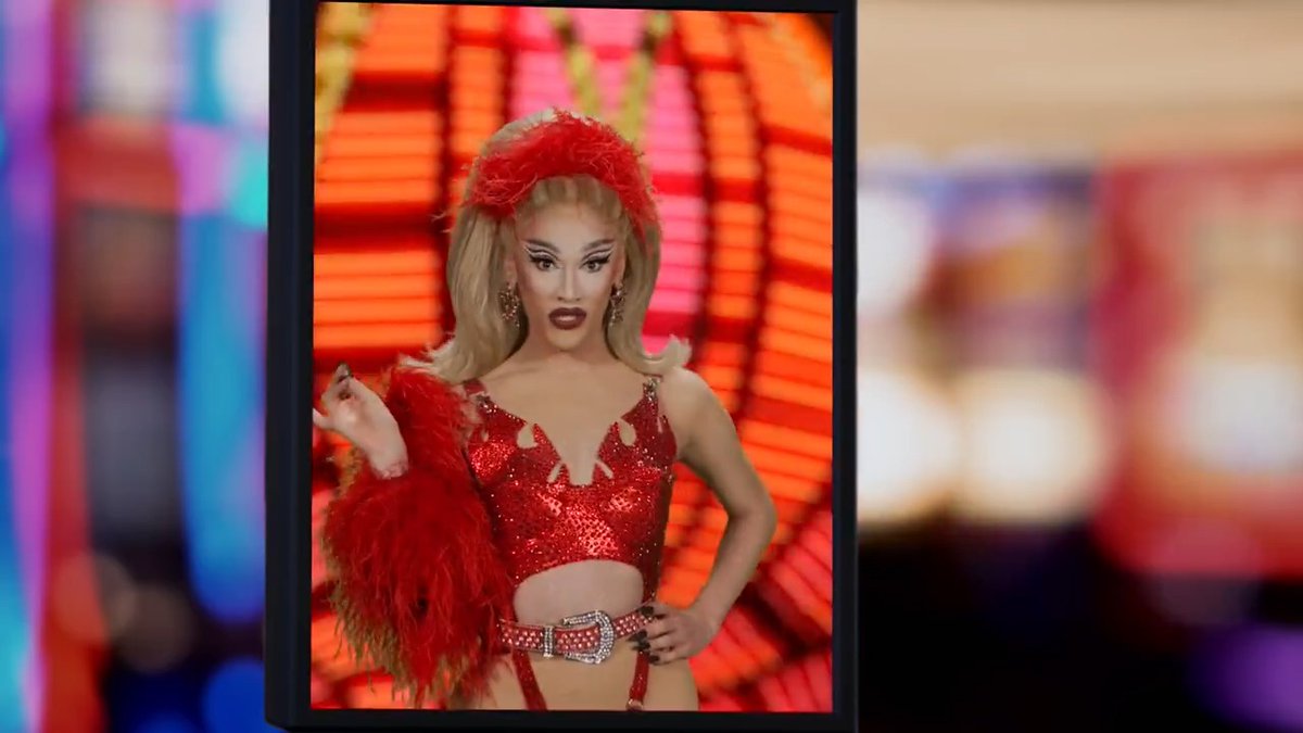 Do your Jewels sparkle? Hers do 🤭 Jewels Sparkles #DragRace