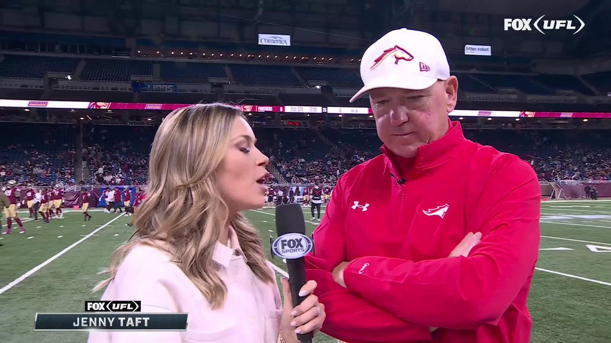 "I think defense is playing really well, that's why I kicked a field goal at the very end." Jenny Taft catches up with Birmingham Stallions' Skip Holtz at the half