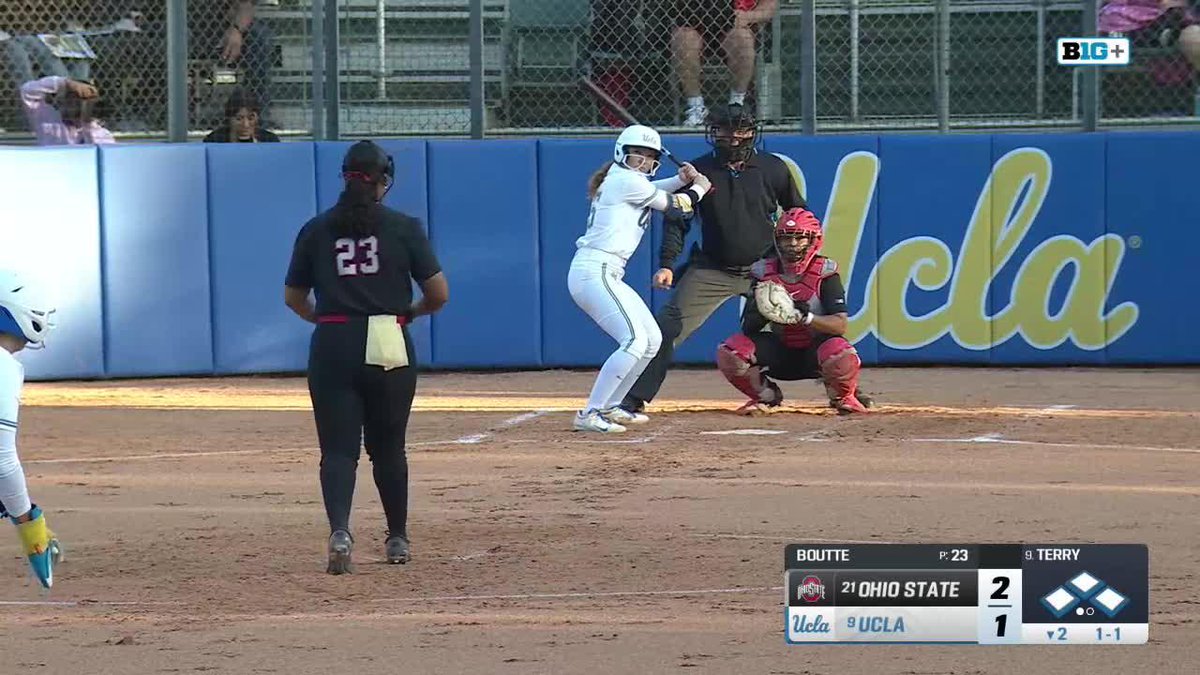 KAITLYN TERRY. WHAT A SOFTBALL PLAYER. KT gives herself the lead with a GO-AHEAD GRAND SLAM for her FIRST CAREER HOME RUN!! 💥 📺: B1G+ 💻: #GoBruins