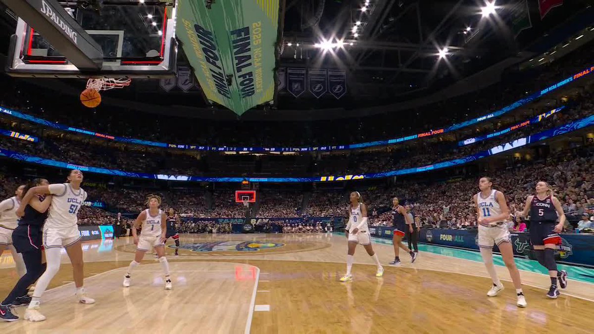 PAIGE BUECKERS ENDS THE FIRST QUARTER WITH A BANG‼️
