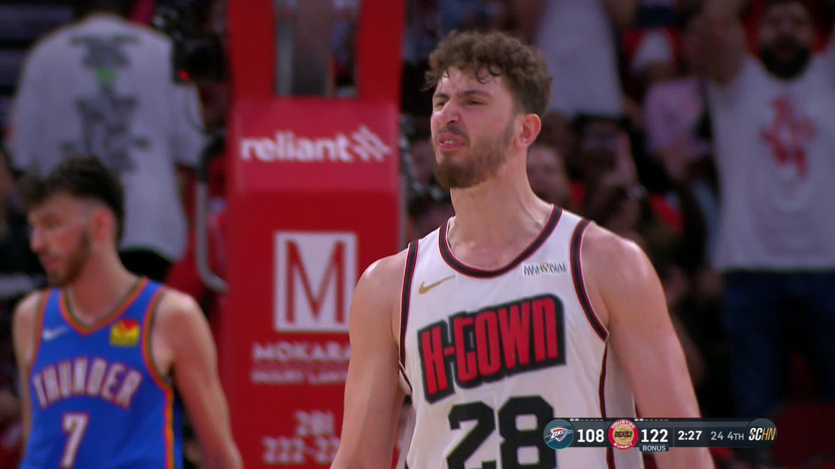 Sengun put Chet in the SPIN CYCLE 🌪️