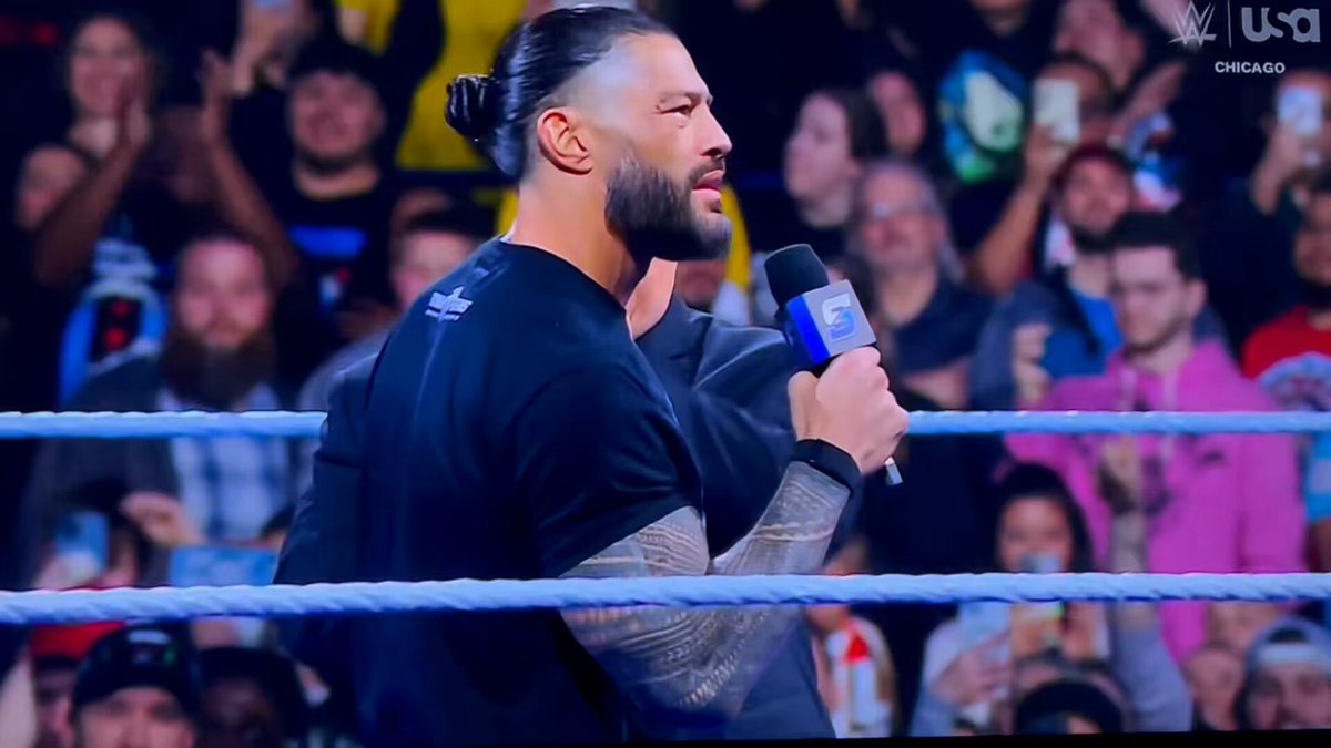 ROMAN REIGNS COOKING CM PUNK IN CHICAGO 😭 #SmackDown