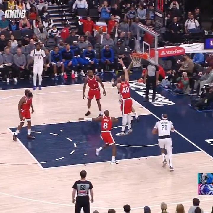 P.J. in the paint >>>