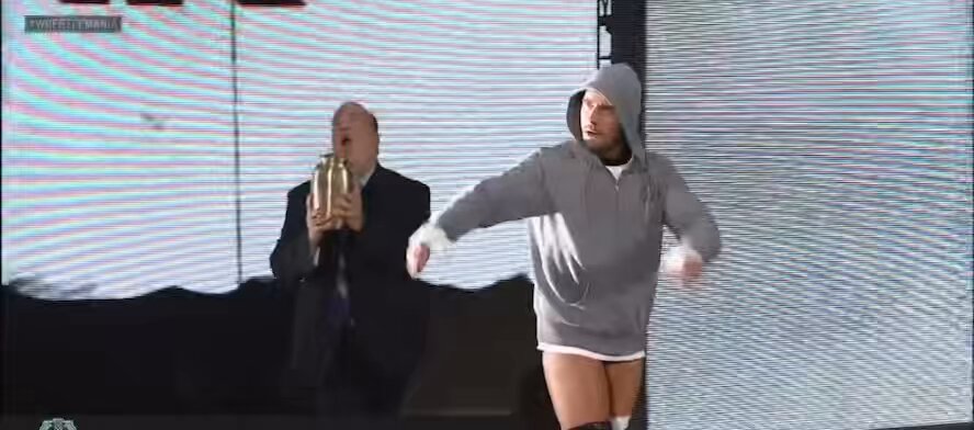 THIS HOW CM PUNK AND PAUL HEYMAN PULLING UP TOGETHER AT WRESTLEMANIA SOON 🔥 #SmackDown