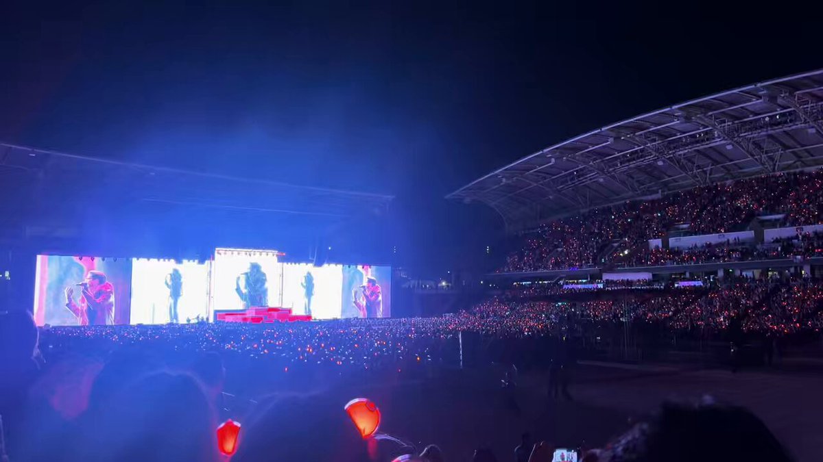 ALL OF THIS FOR HOBI 😭😭😭 #HOPE_ON_THE_STAGE_TOUR #HOPE_ON_THE_STAGE_TOUR_LA