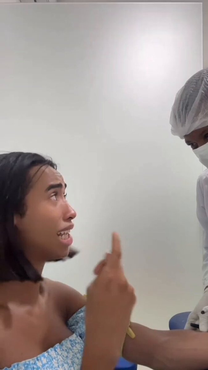 renatinha nervosa chorando tirando sangue