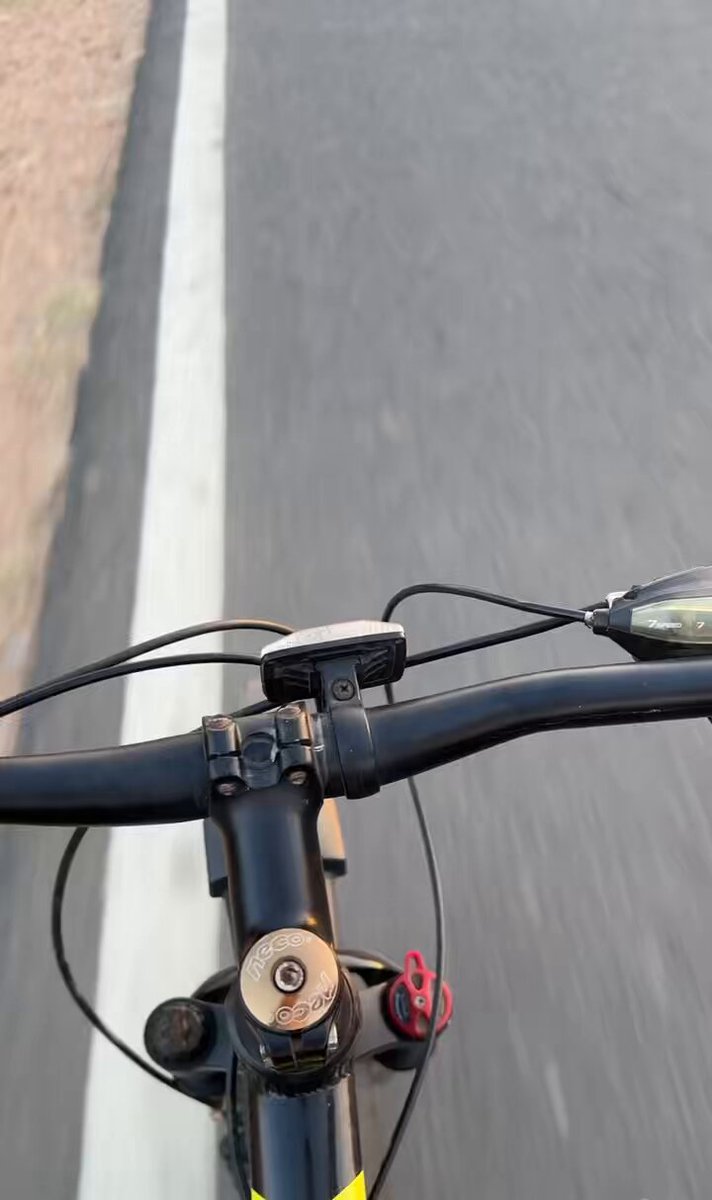 घर से विद्यालय तक 30 KM. का सफ़र साइकिल से तय किया। इस सफ़र में मुझे 1:30 घंटे का समय लगा! ये पूरा सफ़र आना जाना 60 KM. का रहा! मैंने अपने जीवन में पहली बार ये नया अनुभव लिया! जो कि शानदार था! अभी मैंने 15 दिन में एक बार साइकिल से जाना तय किया है। आगे यह सफ़र बढ़ता जाएगा!😊