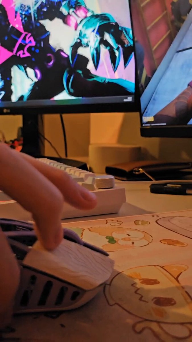Currently cannot use scroll wheel to bhop and I just realized you can pretty easily spam input with left or right click if you have grip tape on it