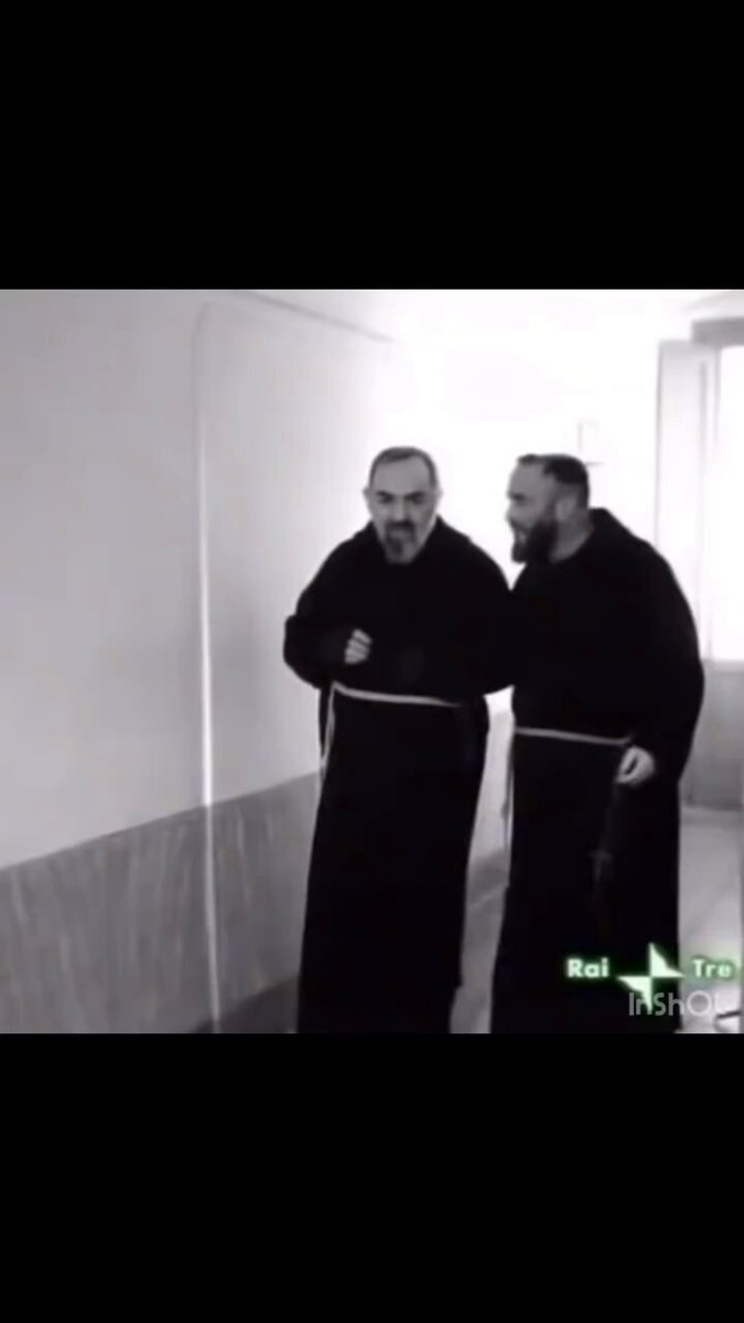 ✨️ " Peu importe l’état de notre vie. Nous devons tous respirer profondément et nous rappeler qu’il existe dans la vie des choses que nous ne pouvons pas contrôler. Il est préférable de se concentrer sur ce que nous pouvons contrôler, comme la paix intérieure. En travaillant sur les caractéristiques de notre esprit et de notre cœur, nous serons plus capables d’aider nous-mêmes, notre famille et nos amis. Prions maintenant : Dieu Tout-Puissant, nous Te rendons grâce pour notre vie, pour Ta grande Miséricorde et pour la grâce que nous avons reçue. Nous Te louons pour Ta fidélité, même lorsque nous ne sommes pas fidèles. Seigneur Jésus, nous Te demandons d’accorder la paix possible à notre esprit, à notre corps, à notre âme et à notre cœur. Guéris-nous et élimine tout ce qui provoque stress, douleurs et tristesse dans notre vie. S’il Te plaît, guide notre chemin tout au long de notre vie, et fais que nos ennemis soient en paix avec les autres. Que Ton Règne de Paix vienne dans notre famille, dans notre lieu de travail, et surtout dans ce qui est entre nos mains. Que Ton Ange de Paix marche devant nous quand nous sortons, et demeure à nos côtés quand nous revenons. Au nom de Jésus. Amen. Padre Pio " #PadrePio #priere #vie #catholique #JesusChrist #Chrétiens