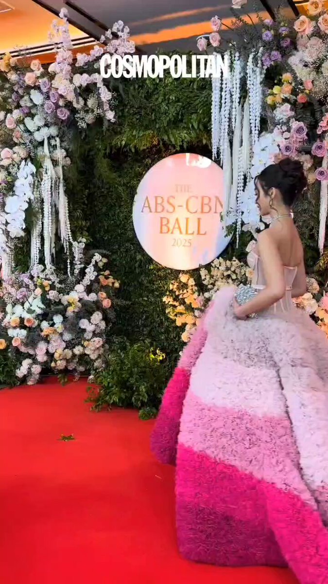 #KaiMontinola shone so bright at the red carpet! She was definitely the apple of our eyes that night 💗 #cosmophstudios #CosmoAtABSCBNBall2025 #ABSCBNBall2025