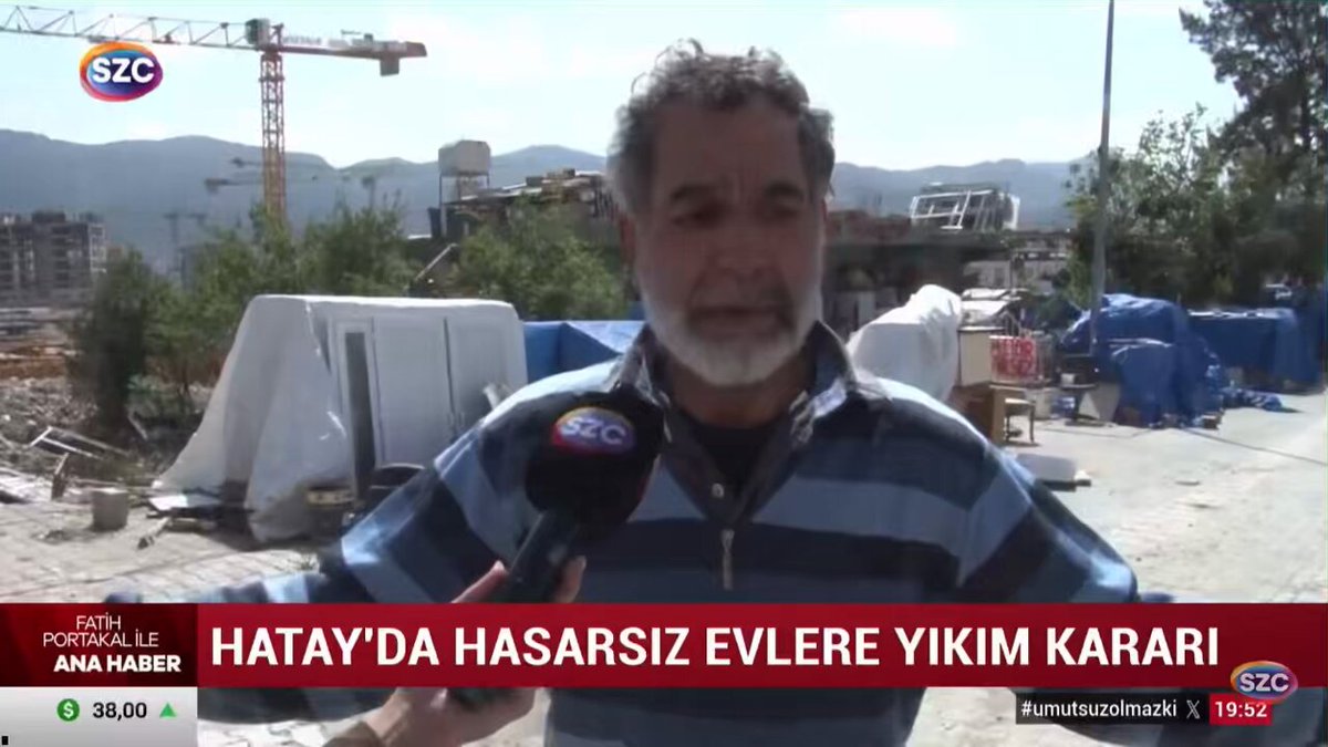 📍ANTAKYA “Bu kadar zulüm bu kadar vicdansızlık olur mu yaşayan ölüye çevirdiler bizi” ‼️2 yıl önce müstakil evine Çevre Şehircilik Bakanlığı “HASARSIZDIR” raporu verdi. ‼️2 yıl sonra ise bir anda “HASARLIDIR” dedi ve “YIKIM” kararı geldi. Depremzede rant uğruna hukuksuzca evinin yıkılmasına gözyaşları içinde isyan ediyor!!!