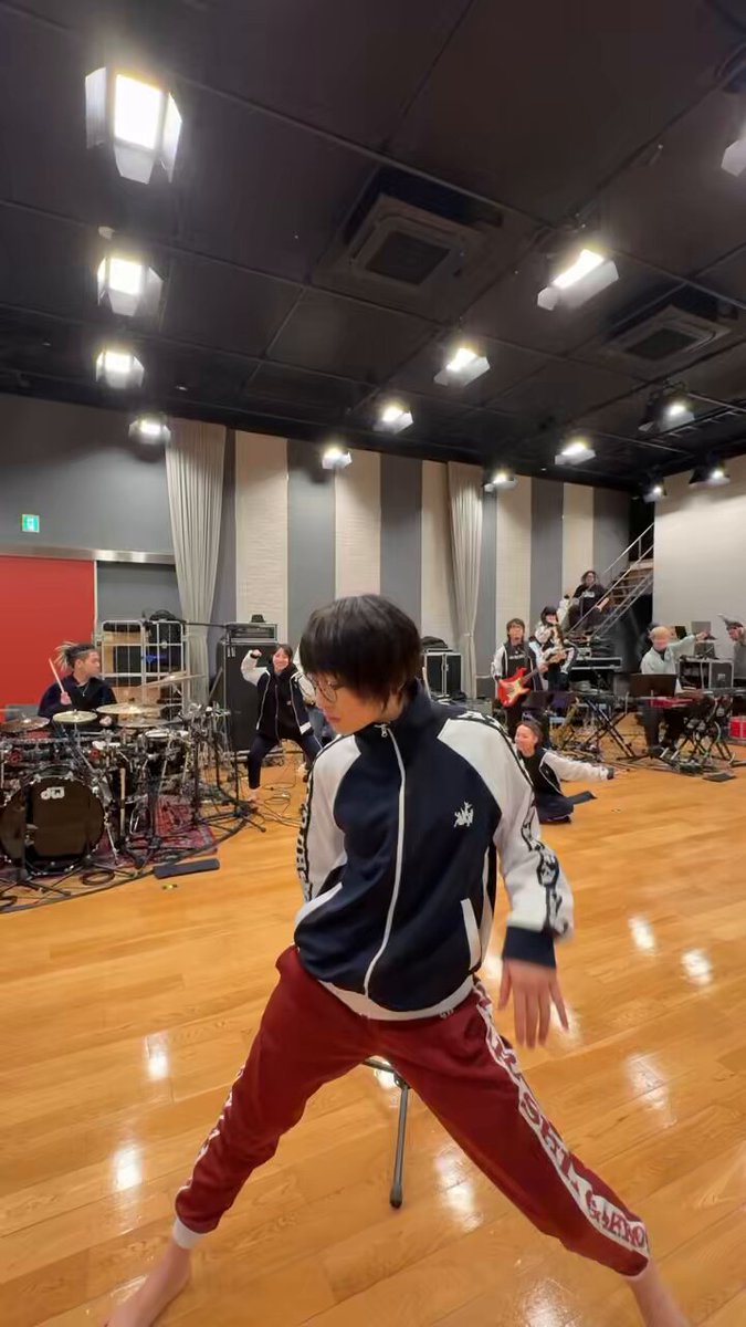 #新しい学校の青春部ツアー2025 🔵 いよいよ来週START 🌸 今回のツアーは、 青春音楽部と共にお届けします！ 〈青春音楽部〉Gt, Sax, Band Master：MELRAW / Keyboards : 渡辺翔太 / Bass : 熊代崇人 / Drums : 竹村仁