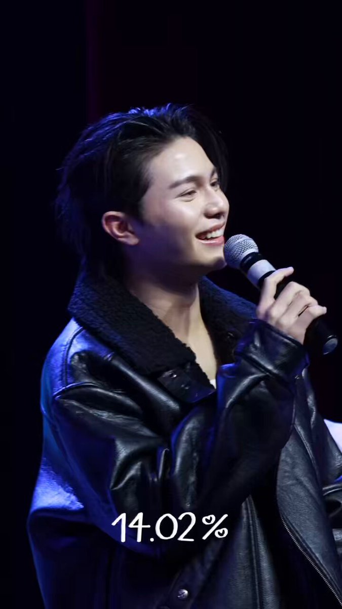#William1stFMinTianjin #WilliamEst 🎸: sleeping together is normal. we sleep in the same bed. so when we sleep, we sleep together normally but in the middle of the night, p’est would sleep tilted, bringing his legs to hug like that. the secret is that p’est is handsome, but when he sleeps, he sleeps in a position where his neck is about to crook.