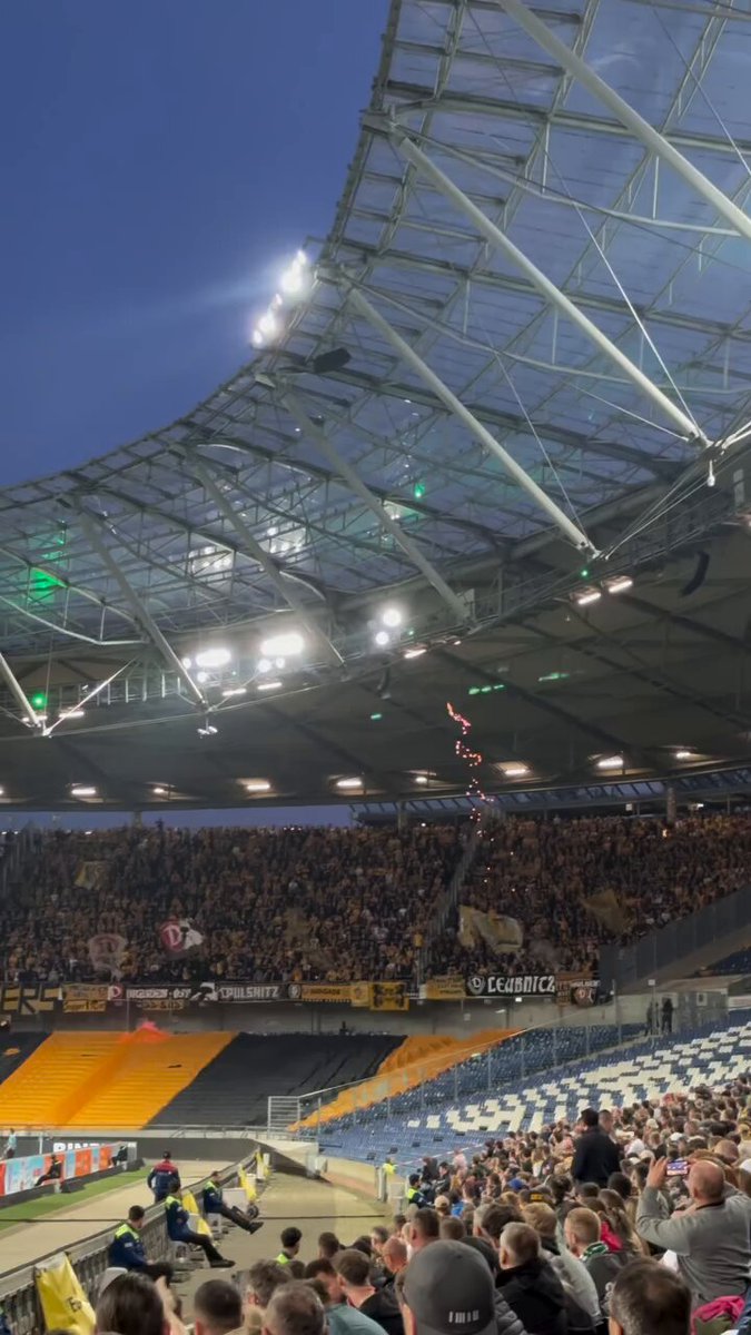 Dynamo Dresden away at Hannover last night 🤩👏🏻