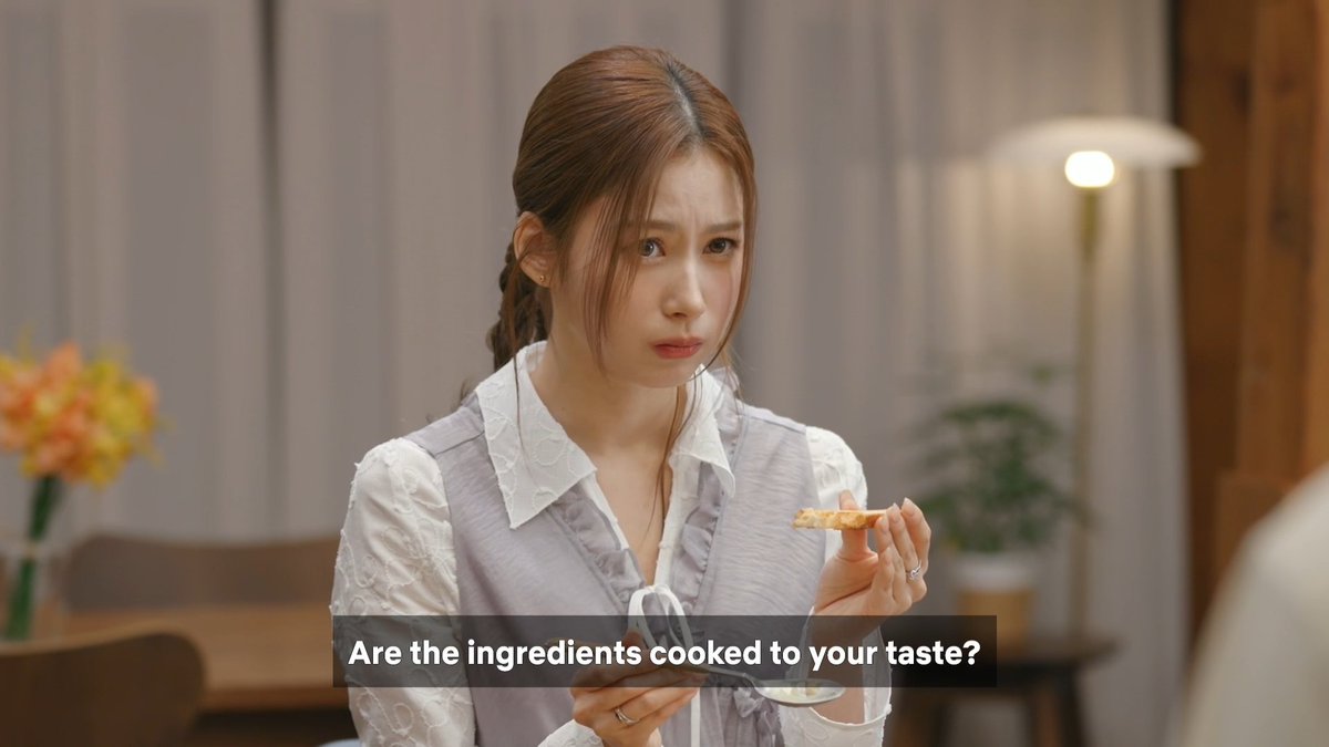 Sana's expressions are so cute while eating the banana gratin