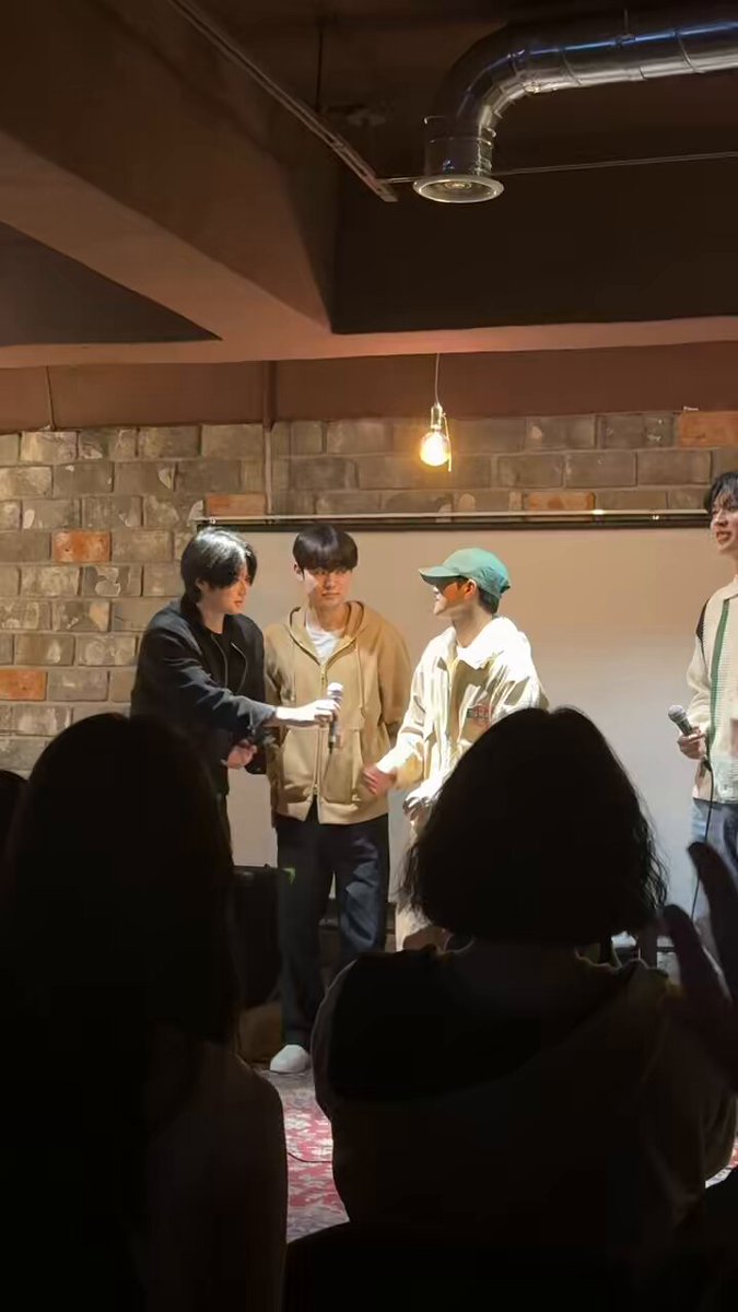 the special guests were UNB members ✨ #김기중 #KIMGIJOONG #팬미팅 #SEEYOUNOW #티켓오픈