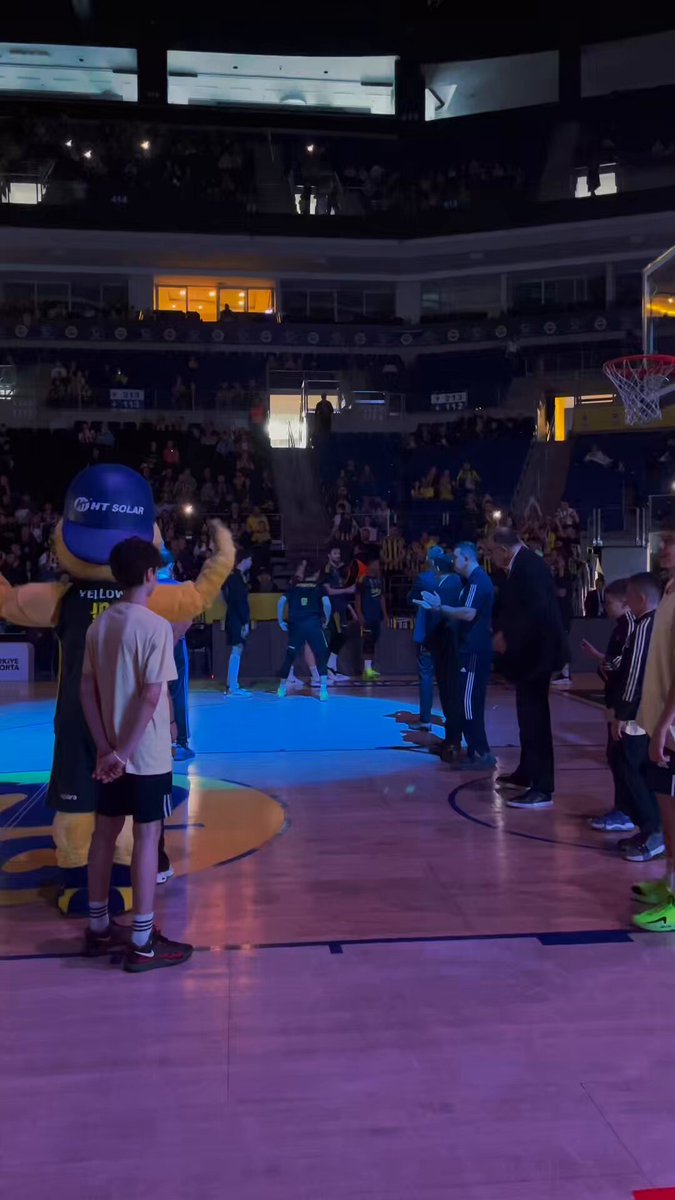 Haydi Fenerbahçe Beko! 💛💙 #YellowLegacy