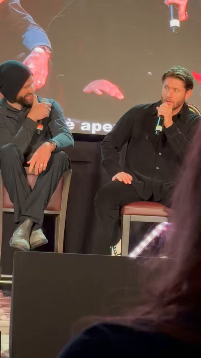 Let’s play a game. Guess what happen in the following episodes #JIB15 #jibcon #jusinbellocon day1