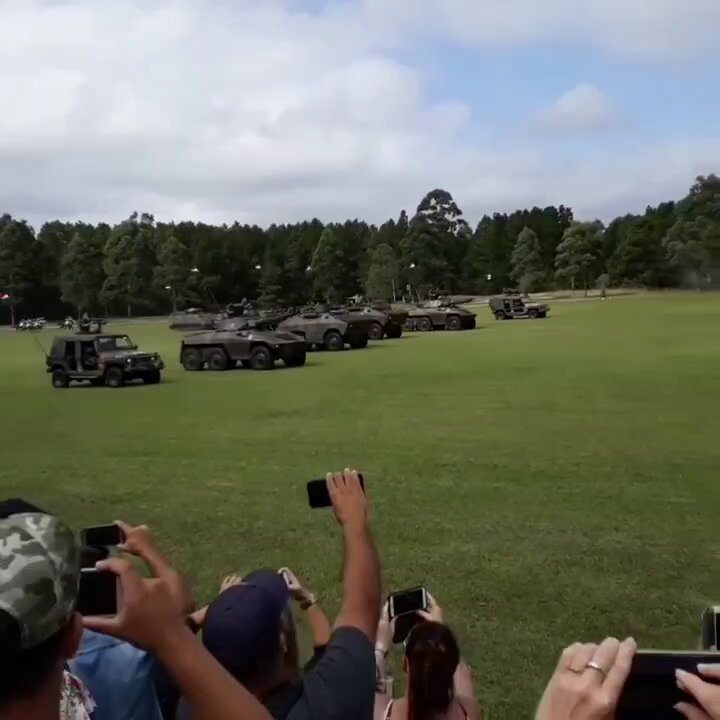 For some reason, this video of a special event of the Brazilian Cavalry gained some views abroad and people are saying it is in Poland (?????)