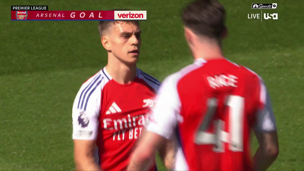 A smooth finish from Leandro Trossard gives Arsenal the lead at Goodison Park. 😮💨 📺 USA Network | #EVEARS