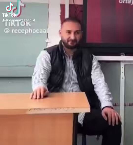 gün içinde kapı gıcırtısı duyunca bile bizim mimikler
