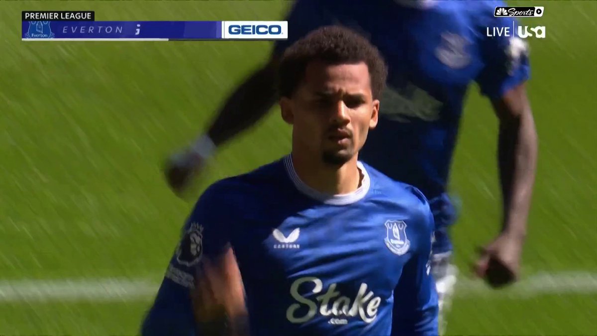 PENALTY TO EVERTON. Iliman Ndiaye levels it for the Toffees after Myles Lewis-Skelly is called for a foul in the box. 👀 📺 USA Network | #EVEARS