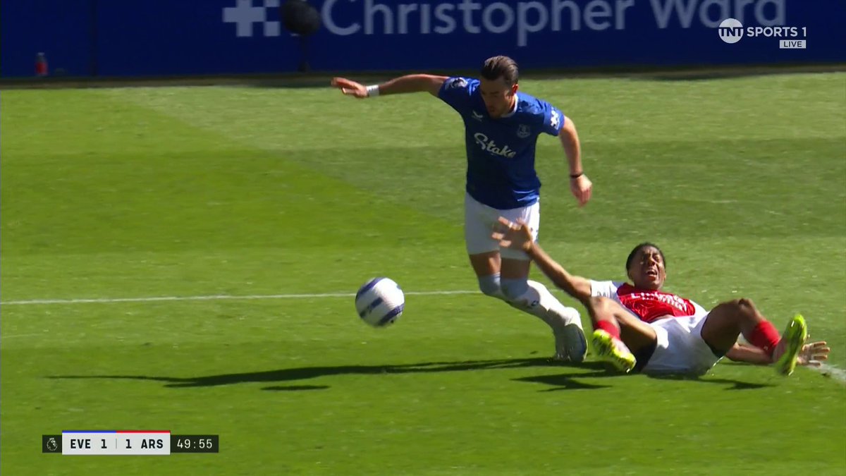 The challenge that led to Everton's penalty. Correct decision? 🤔 📺 TNT Sports &amp; discovery+ UK