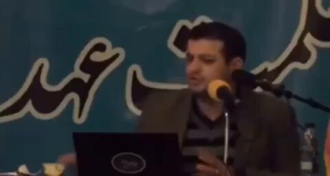 … و اما توضیحی در مورد عذرخواهی و شکایتِ یک #دائم‌الشاکی به نام «علی‌اکبر رائفی‌پور» اول. علت تأخیر در توضیح؛ تکمیل و بسته شدن پرونده‌ی قضایی بود که برخلاف انتظار‌ و پس از اجرای حکم و انتشار «عذرخواهیِ بنا به دستور قضایی»، ساعاتی پیش محقق شد. دوم: توییت کوت‌شده، نوشته‌ی نگارنده نیست و صرفاً بنا به دستور قضایی و توسط پلیس فتا نوشته شده است. سوم: قریب به ۴ ماه است که حساب‌های بانکی‌ام، به طور ناگهانی و بی‌هیچ ابلاغ قضایی، از سوی «دادسرای رایانه‌ای» و بابت شکایت آن فردِ معلوم‌الحال مسدود شده و تا ساعتی پیش -با وجود اجرای حکم- و برخلاف قانون، «رفع مسدودیت» صورت نگرفته بود. چهارم. در مرحله‌ی نخست پس از این اتفاقِ نادر، درخواست واخواهی قضایی‌ام (به دلیل عدم حضور در دادگاه و عدم فرصت دفاع) را تقدیم دادگاه کردم که برخلافِ متداول، این درخواست رد شد. پنجم. در مرحله‌ی بعدی و باز هم بی‌هیچ ابلاغی، حساب‌های بانکی‌ام را مسدود کردند تا راهی نباشد جز آن‌که به اجرای احکام مراجعه کنم و ۱۰ میلیون جزای نقدی را واریز کنم (با وجودی که کمی بیش از مبلغ جریمه در حسابِ توقیف‌شده، موجود بود و طبعاً، با برداشت مبلغ، نیازی به مسدودیت نبود!) اما پس از مراجعه و واریز مبلغ، باز هم-برخلاف قواعد قضایی- حساب‌های‌م «رفع‌مسدودی» نشد و برخلاف قوانین، «رفع مسدودی» مشروط به «عذرخواهی‌ام از شاکی در توییتر» (طبق حکم قضایی) و تاییدیه‌ی پلیس فتا شد! ششم. نکته‌ی عجیب‌تر آن‌که «اجرای احکام دادسرای رایانه‌ای» دستور به «عذرخواهی» در پلتفرمی را داده که اساساً استفاده از آن، خلاف قوانین در جمهوری اسلامی‌ست. نسبت به این مسئله نیز، طی لایحه‌ای اعتراض کردم، اما باز هم، مورد پذیرش قرار نگرفت. نمی‌دانم این شعبه، چه استدلالی در رد اظهارات‌م و تاکید بر «عذرخواهی» در یک «پلتفرم غیرقانونی شده» داشته. و اگر مثلاً «فیلترشکن» نداشتم، اجرای احکام چه می‌کرد؟ و آیا «فتا» -به عنوان ضابط- «فیلترشکن» تهیه کرده و برای انجام دستور قضایی در اختیارم می‌گذاشت؟ هفتم. یکی از عناوین اتهامی، «توهین» به این فرد است: #بتمرگ! شگفتا از سطح بی‌بدیل تحمل استادِ خودخوانده! که نمی‌بیند فحش‌های خود و ناسزاهای ناموسی لشکر فیک و نیابتی را! و اصلاً بعید می‌دانم این واژه برای آن #دائم‌الشاکی - که یک‌باره از قعرِ گعده‌های قرارگاهی و کودکستانِ سیاست به درجه‌ی ساختگیِ لیست‌بندی انتخاباتی رسید- و لشکر سایبری فیک و فحاش‌ و کم‌هوش و ذوق‌زده‌، «اهانت» تلقی شود؛ چندان که در توییت عذرخواهی قضایی، هم سطح ادب آن‌ها را دیدیم و هم، میزانِ هوش و فهم‌شان را! از طرف دیگر، عنوان دوم اتهامی نیز، «نشر اکاذیب» بود؛ آنهم به دلیل انتشار خبر «شکایت وزارت ارتباطات» از همین فرد به دلیل «پاداسکای» که طبق اظهارنظر رسمی آن وزارت‌خانه، «ممکن بود باعث سقوط هواپیما شود» هشتم. شاید یکی از شاخصه‌های اخلاقی «کودکستانی‌های سیاست» همین‌هایی باشند که مثل بچه‌های لوس و نُنُر، مدام وسط دعوا سراغ مراجع بالاتر می‌روند. کودکانِ خُردی که لباس نزارِ بزرگی به تن‌شان زار می‌زند و وسط میدان سیاست، قد و قواره‌شان لو می‌رود. کافی‌ست ویدیوی زیر را ببینید که تنها از دو سه سخنرانی این فرد استفاده شده. یا انواع فحش‌ها را در اکانت او و فیک‌های سایبری سرچ کنید؛ نتایج شگفت‌انگیز است! و آیا اصلاً کسی بابت این همه توهین از او‌ و شبه‌موسسه‌اش شکایت کرد؟ نه! اما او مجبور است لشکر فیکِ جمع‌آوری‌شده را به گونه‌ای-ولو چنین رسوا- آرام کند. نهم و آخر: پرسش از دستگاه قضا و دادستان به جز روند دادگاه، چگونگیِ محکومیت، جریمه‌ی نقدی و دستور عذرخواهی؛ حالا اما سوالم از دستگاه قضایی این است: آیا این اقدام اجرای احکام دادسرای رایانه‌ای در مسدوسازی حساب بانکی خلاف قانون نیست؟ دستور به عذرخواهی در یک پلتفرم فیلترشده چه؟ آیا فردی که در توییت‌های‌ش، مرتب فحاشی می‌کند و لشکر سایبری در حمایت از او، خبیثانه‌ترین ناسزاها را نثار منتقدان می‌کند، می‌تواند «شاکیِ توهین» باشد؟ وقتی کسی با سابقه‌ی این همه توهین و اکاذیب و‌ … راست‌راست می‌چرخد و تندتر از پیش به مسیرش ادامه می‌دهد، با چنین اقدامات خلافی، جری‌تر نمی‌شود؟ و این قبیل حوادث، اعتماد به نفس تئوریسین‌های خودخوانده و «هسته‌ی‌سخت‌نما» را به عرش نمی‌برد و عارضه را دوچندان نمی‌کند؟ غلامحسین محسنی اژه‌ای مهدی کشت دار