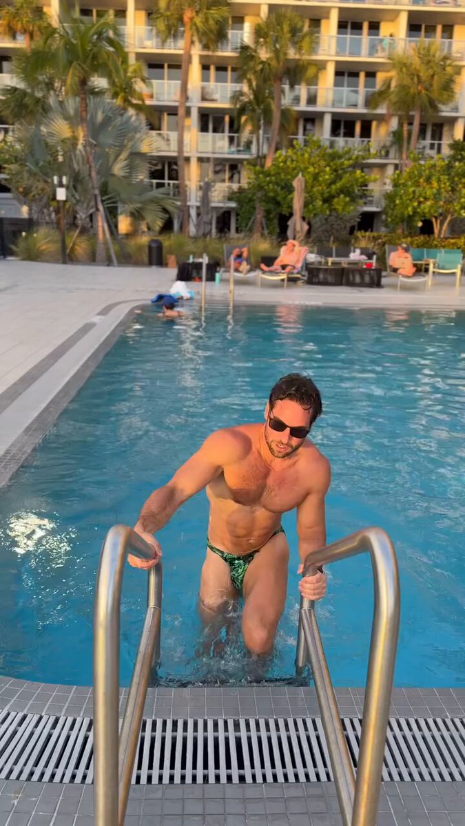 Live life to the fullest 🫶 Happy Speedo Saturday Edgar G 🥇.menswear #speedo #speedosaturday #sunrise