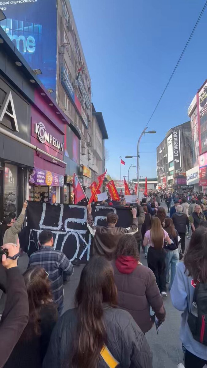 bakırköyde işçilerle öğrenciler kol kola yürüyor