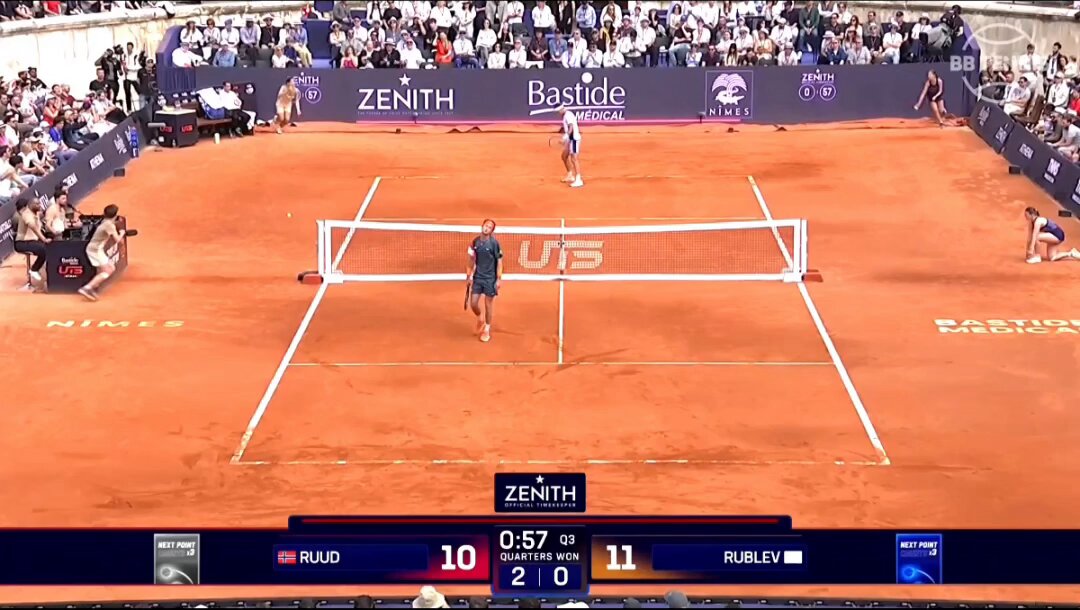 😭 @ Casper getting booed after using UTS Tour rule (server dictates the speed of play) to his advantage and hitting this "ace" against Andrey 🎥 BB Tennis