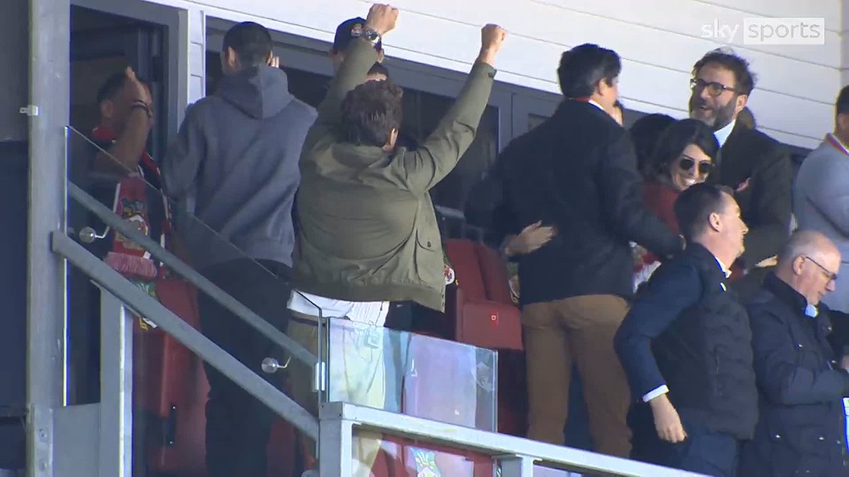 Sam Smith fires Wrexham up at home as co-owner Ryan Reynolds looks on 👀🎉