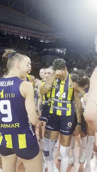 Melissa Vargas, taraftarın tezahüratları sonucunda gözyaşlarını tutamıyor. 🥲 #TRTSporDijital