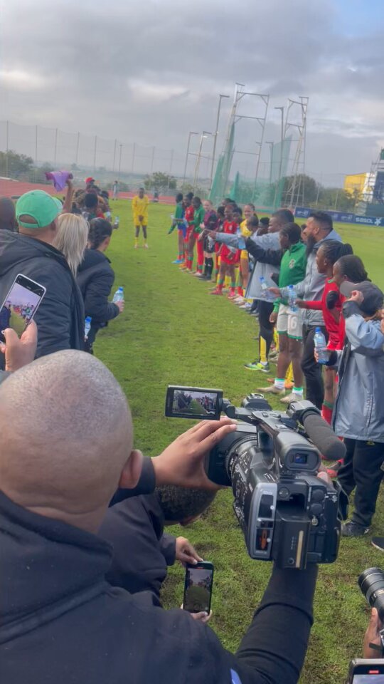 The whole country is crying right now Noko Matlou, 17 years of service for Banyana Banyana 174 caps, from striker to defender…we thank you 🇿🇦🇿🇦🇿🇦🇿🇦