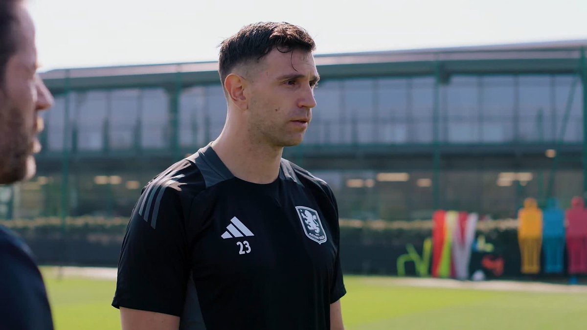 "That's probably the best save I've done in my career" 👀 Aston Villla's Emi Martinez talks through his best moments 👏