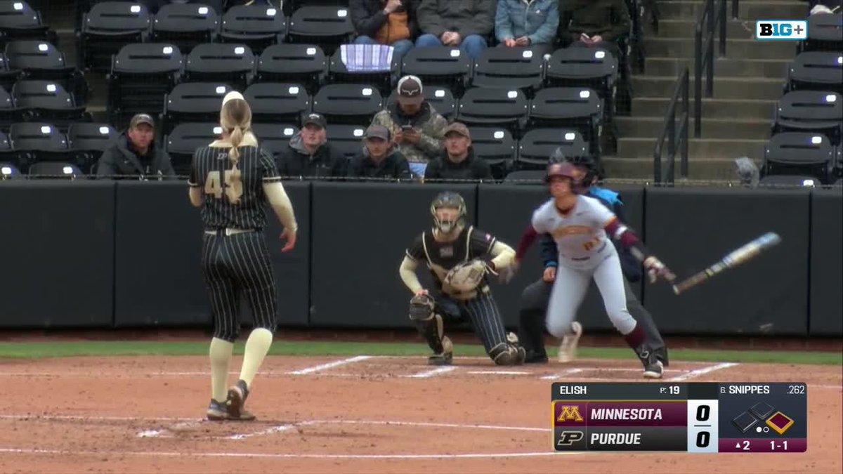 "She's going to be showing that highlight for years!" jO coming in clutch with the double play. 🤯