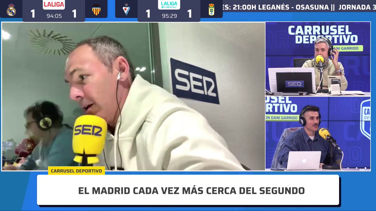 ⚽️🦇HUGO DURO firma el 1-2 del #RealMadridValencia para llevarse los tres puntos del Bernabéu y dejar al Madrid lejos del LIDERATO de #LaLiga 📻 Y así te lo narra Antonio Romero en Carrusel Deportivo