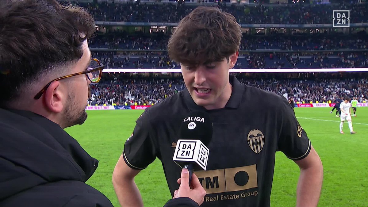 🗣️ "No habíamos ganado fuera de casa. Es el mejor escenario para ganar" La felicidad de Javi Guerra tras un TRIUNFO VITAL para el @Valenciacf en el Bernabéu 🦇 #LALIGAenDAZN ⚽