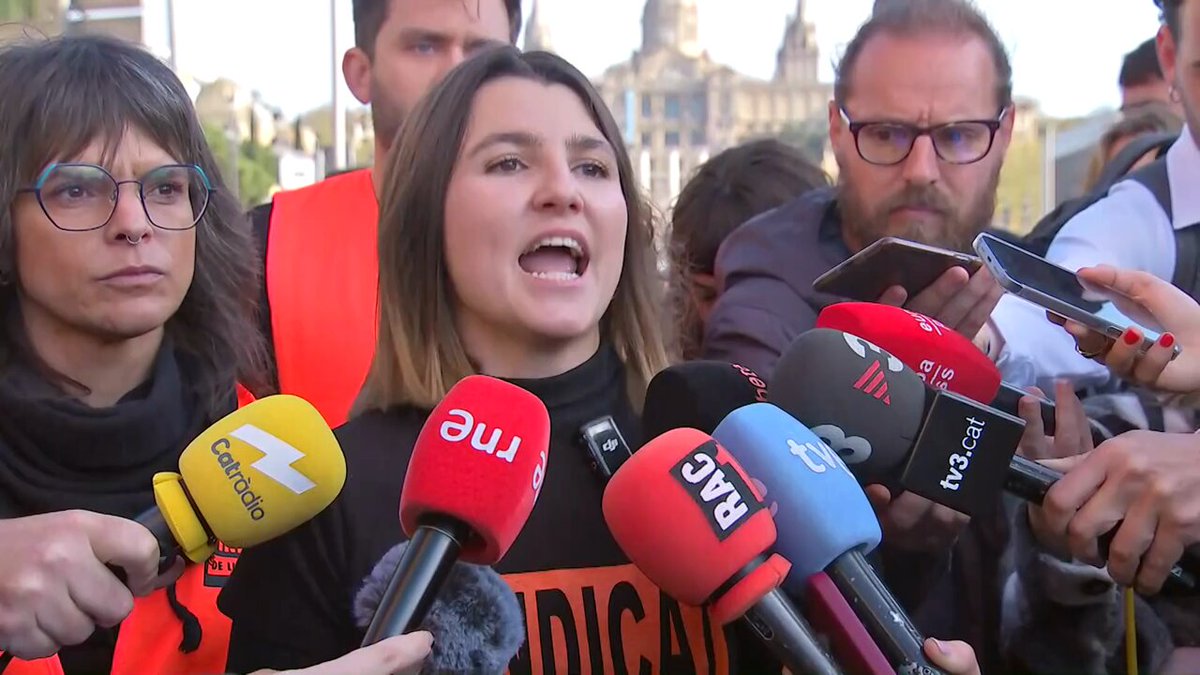 Carme Arcarazo, del Sindicat de Llogateres: "Hem començat una vaga de lloguers contra La Caixa, i creieu-nos que no ens tremolarà el pols per començar vagues contra qui sigui."