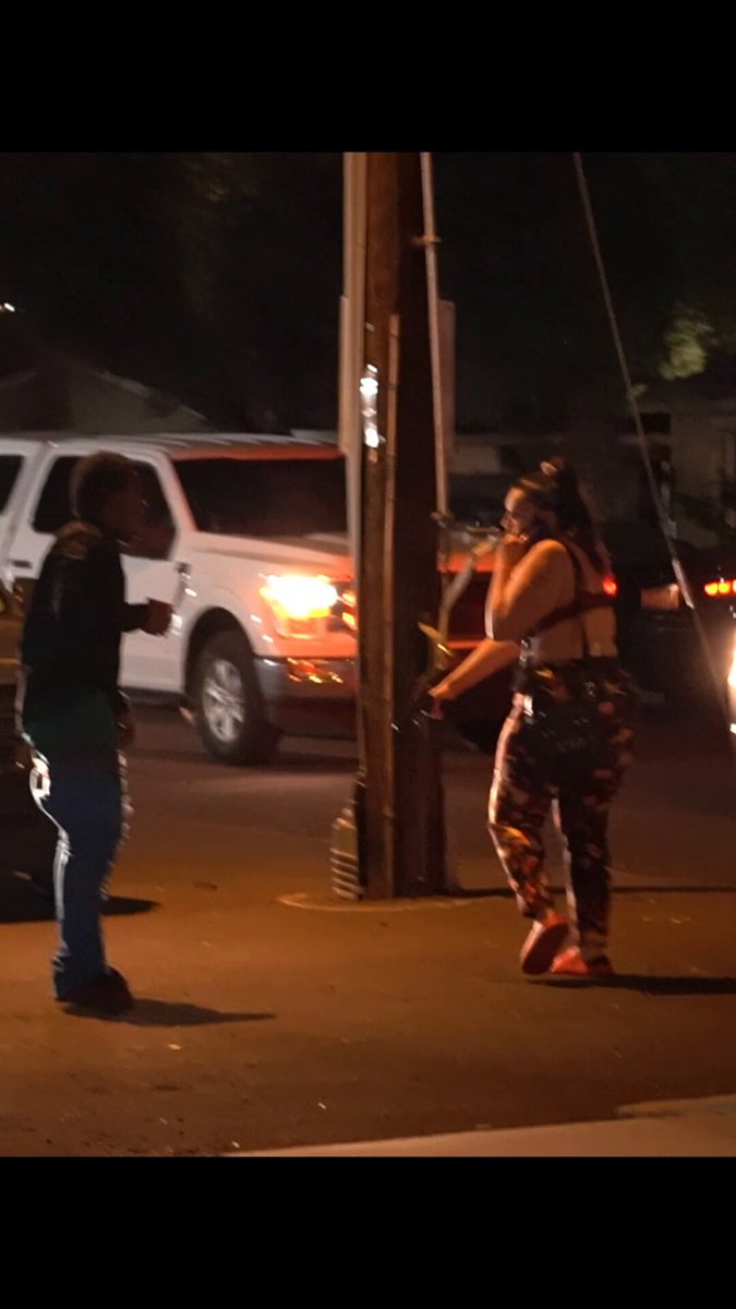 Pimps take gun from 304 . Uncensored video here