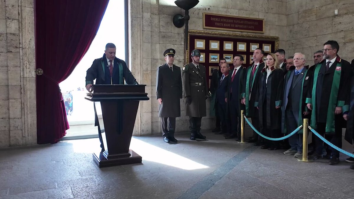 “Kimsesizlerin kimsesi” Cumhuriyet’in yılmaz neferleri ve hak savunucuları olarak, cübbemizi hiçbir baskı karşısında iliklemeyecek, hukukun üstünlüğü mücadelesini onurla sürdüreceğiz.