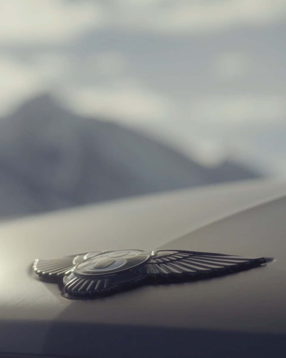 Your passion. Your journey. Make the extraordinary possible in the #Bentley #Bentayga. 📸 SBS Trailers | The Wolf Rock Boat Company - Bentayga S Black Edition (V8) WLTP drive cycle: fuel consumption, mpg (l/100km) – Combined 22.1 (12.8). Combined CO₂ emissions – 296 g/km. CO2 class – G.