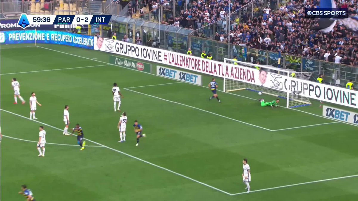 WHAT A GOAL FROM ADRIÁN BERNABÉ 😱 The La Masia alumni's first goal of the season for Parma 🎯